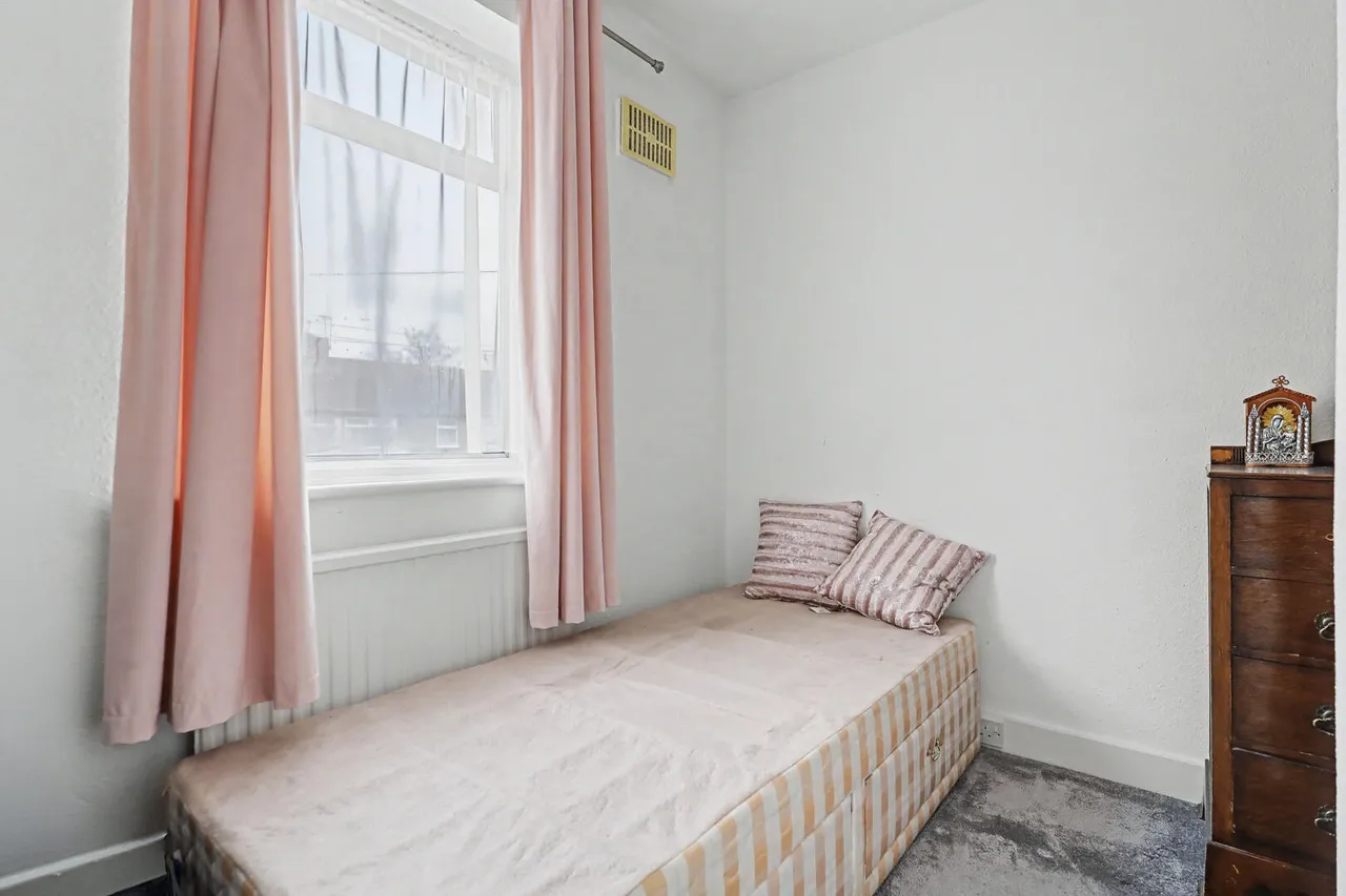 Lombard Avenue, Enfield, EN3, photo 17