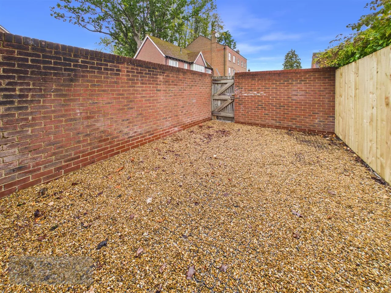 West Street, Southgate, RH11, photo 10