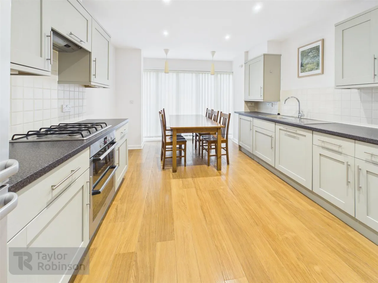 West Street, Southgate, RH11, photo 2
