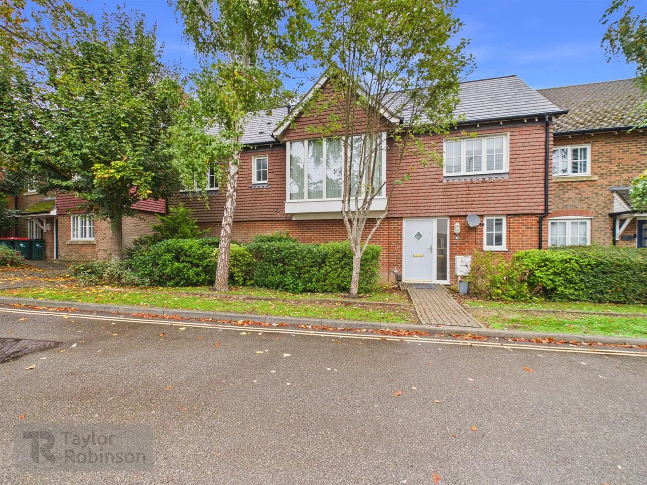 2 bed property to rent, West Street, Southgate, RH11