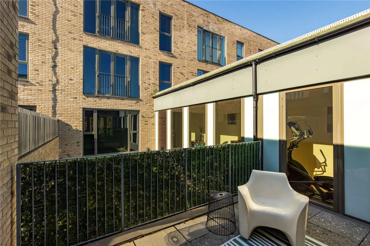 Clay Farm Drive, Trumpington, Cambridge, Cambridgeshire, CB2 9BX, photo 8