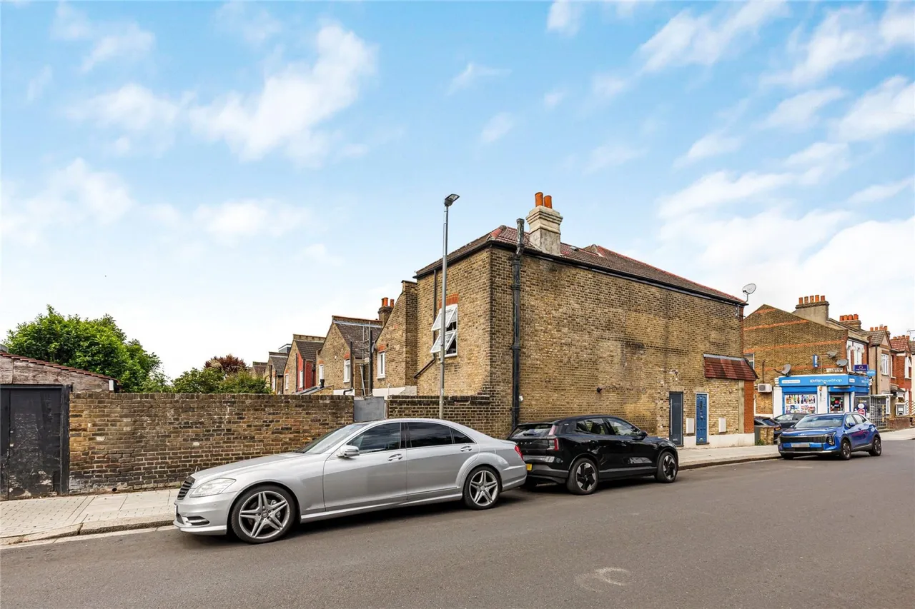 Fallsbrook Road, Furzedown, photo 8