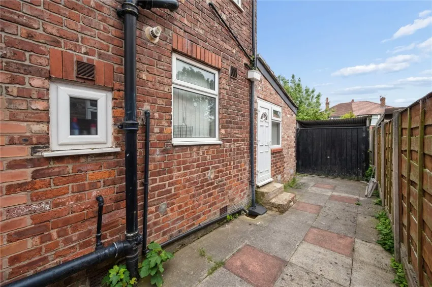 Avonlea Drive, Burnage, photo 12
