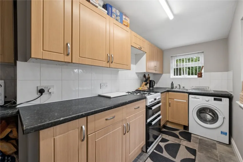 Avonlea Drive, Burnage, photo 17