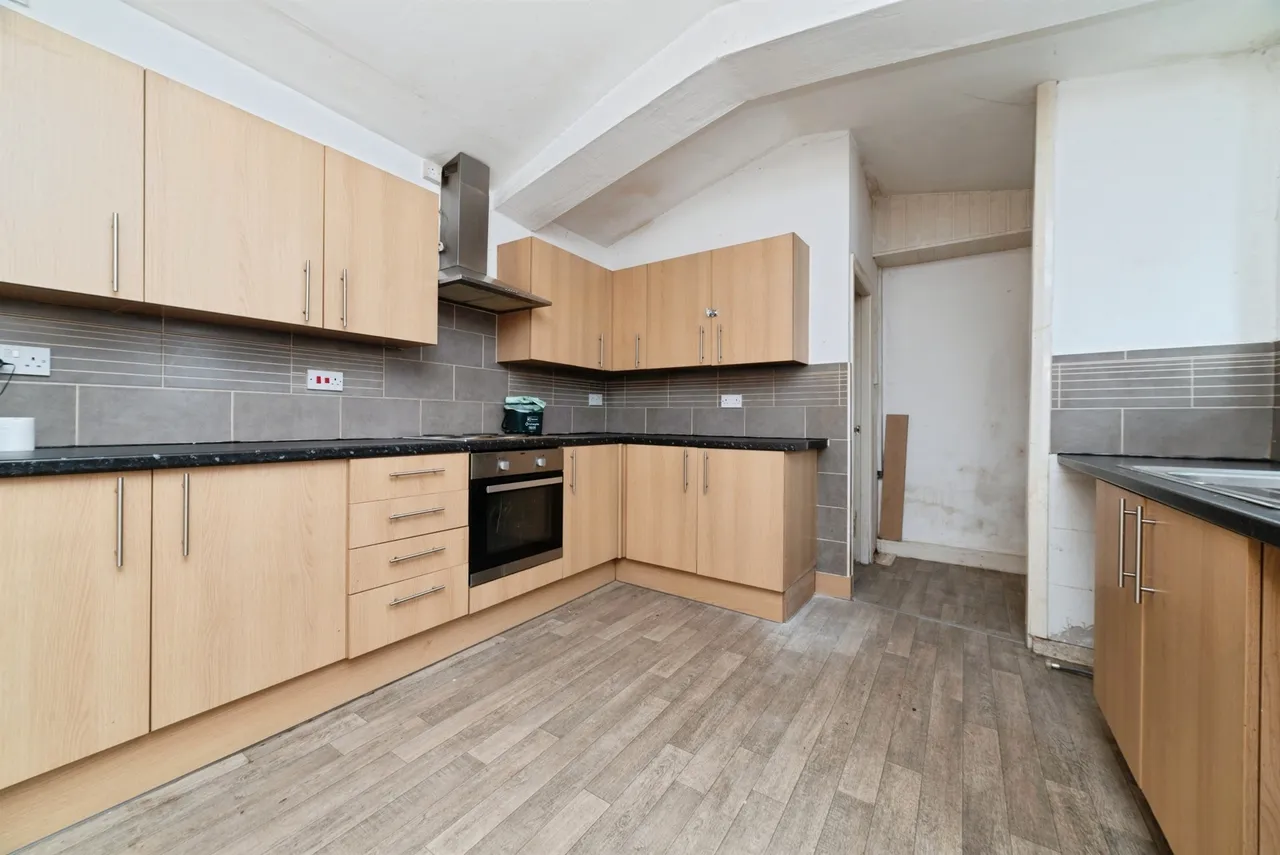 3 bed house for sale — Cholmley Street, Hull