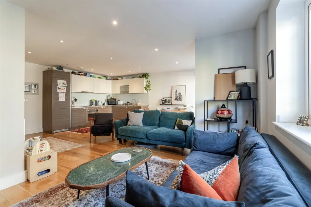 Silverworks Close, Colindale, NW9, photo 2