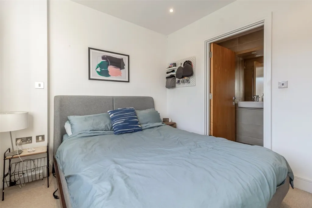 Silverworks Close, Colindale, NW9, photo 12
