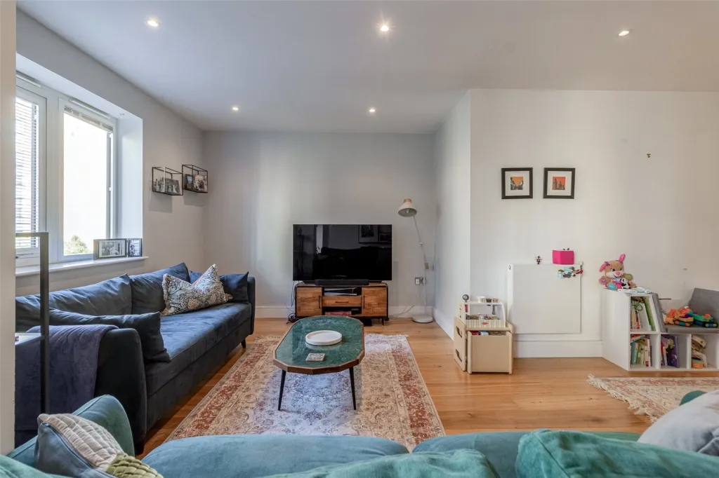 Silverworks Close, Colindale, NW9, photo 4