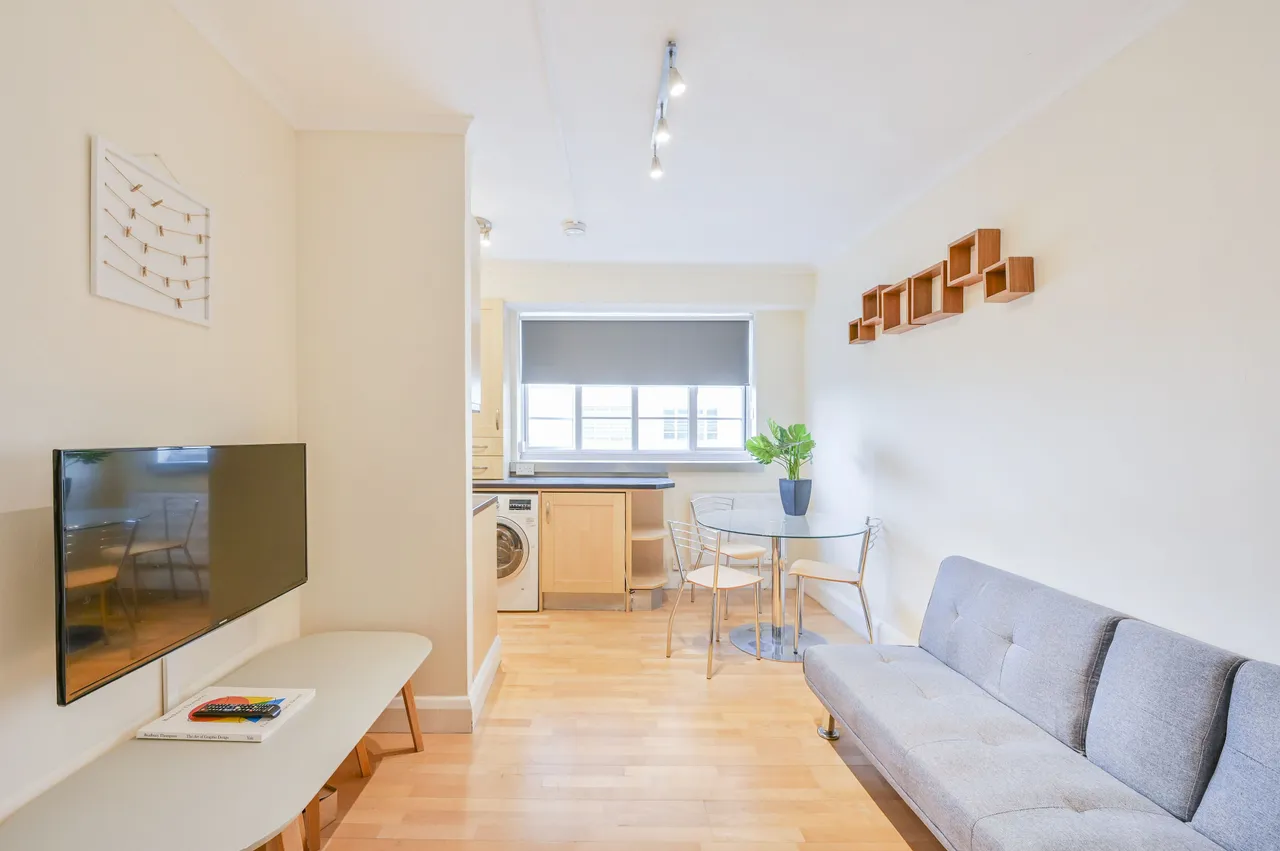 F13 Sloane Avenue Mansions, London, photo 3