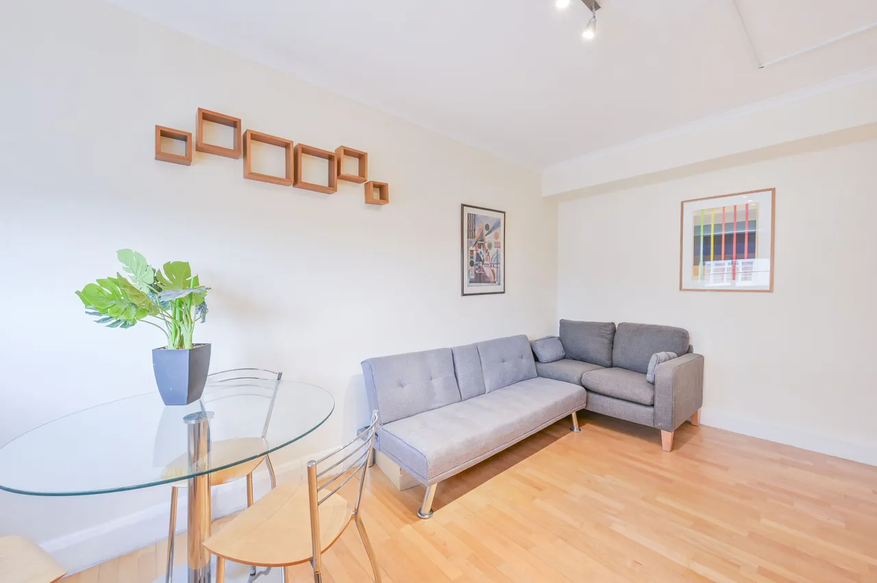 F13 Sloane Avenue Mansions, London, photo 6