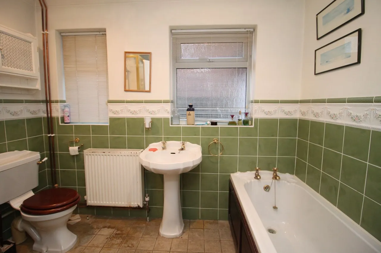 Detached Bungalow, Close to Holt Town, photo 9