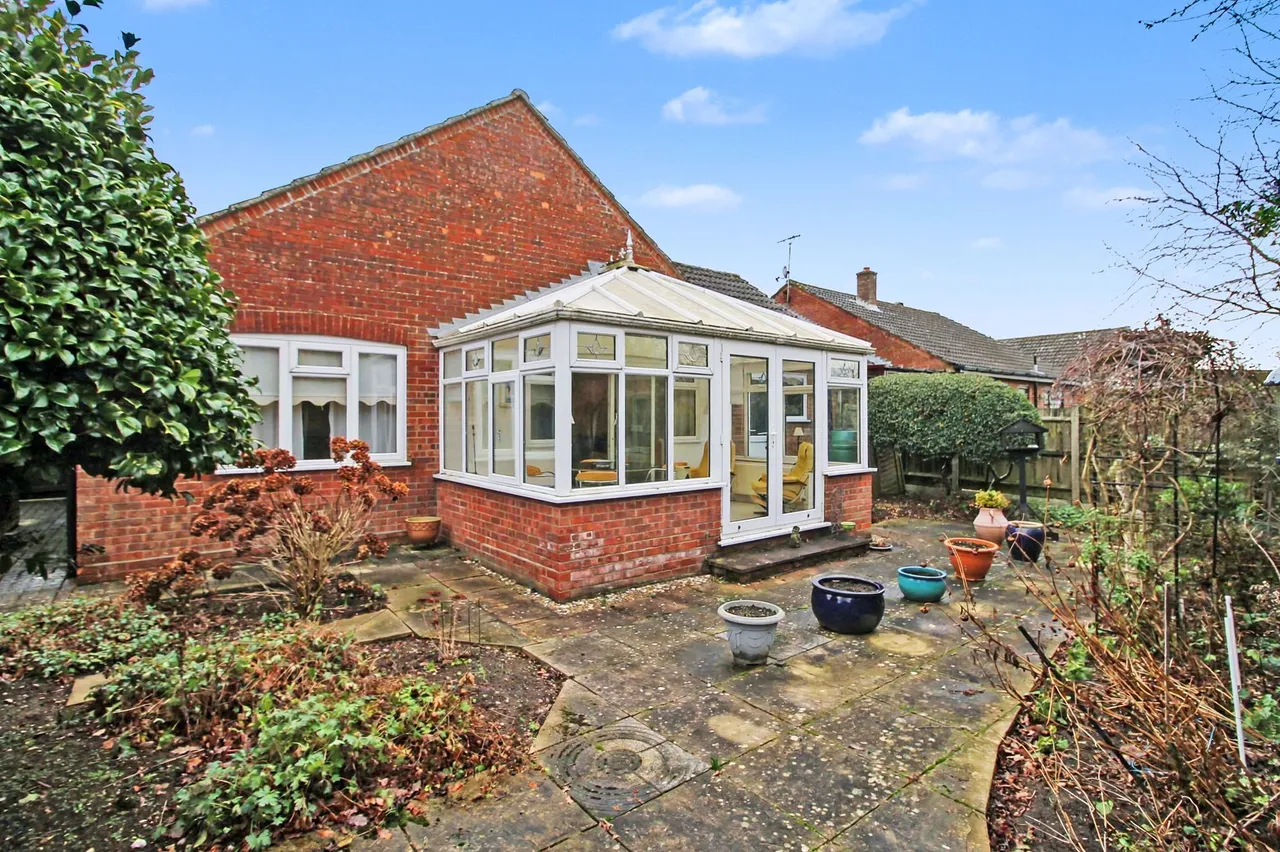 Detached Bungalow, Close to Holt Town, photo 4