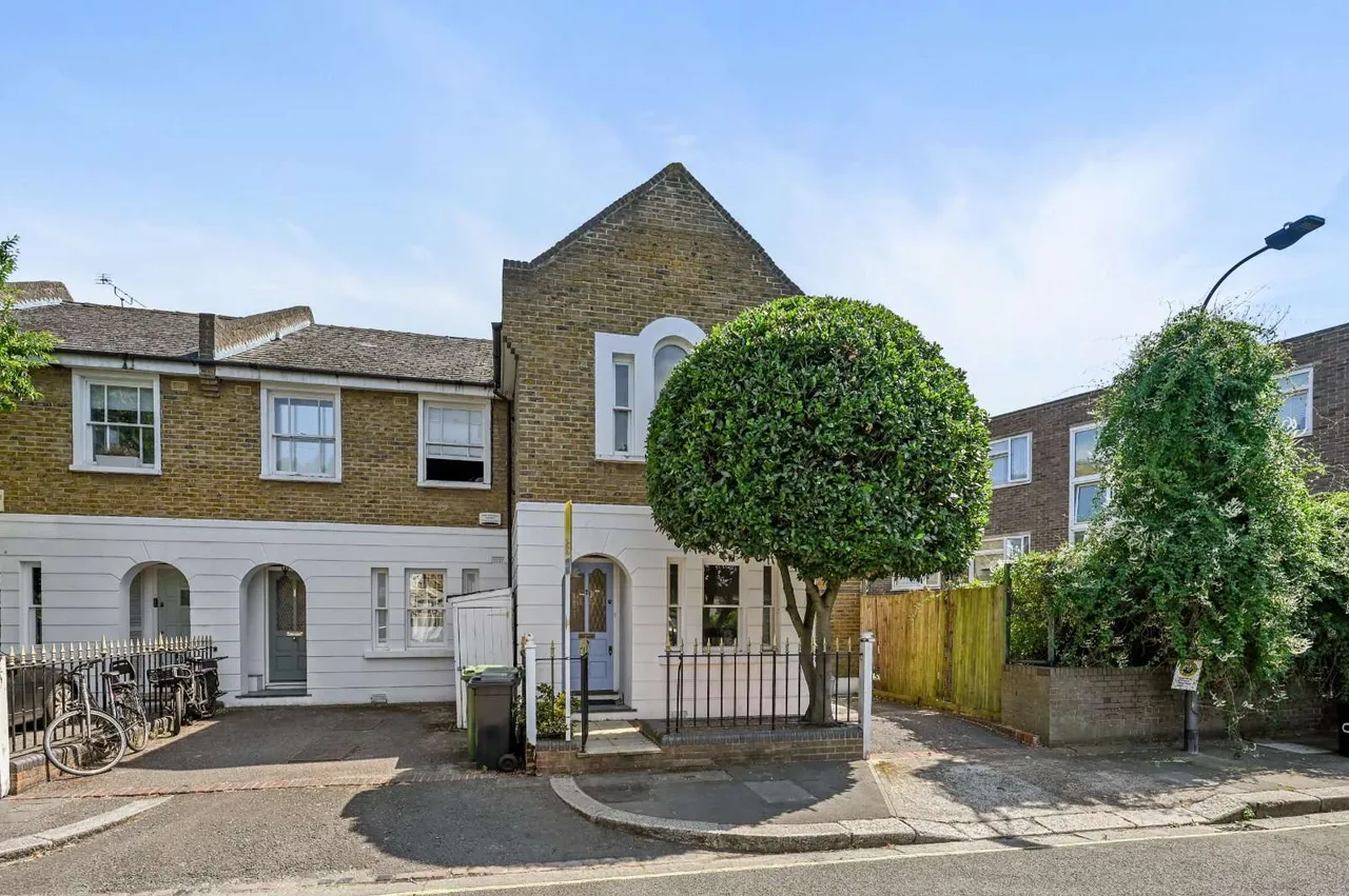 2 bed house for sale — Hofland Road, London, W14 0LN