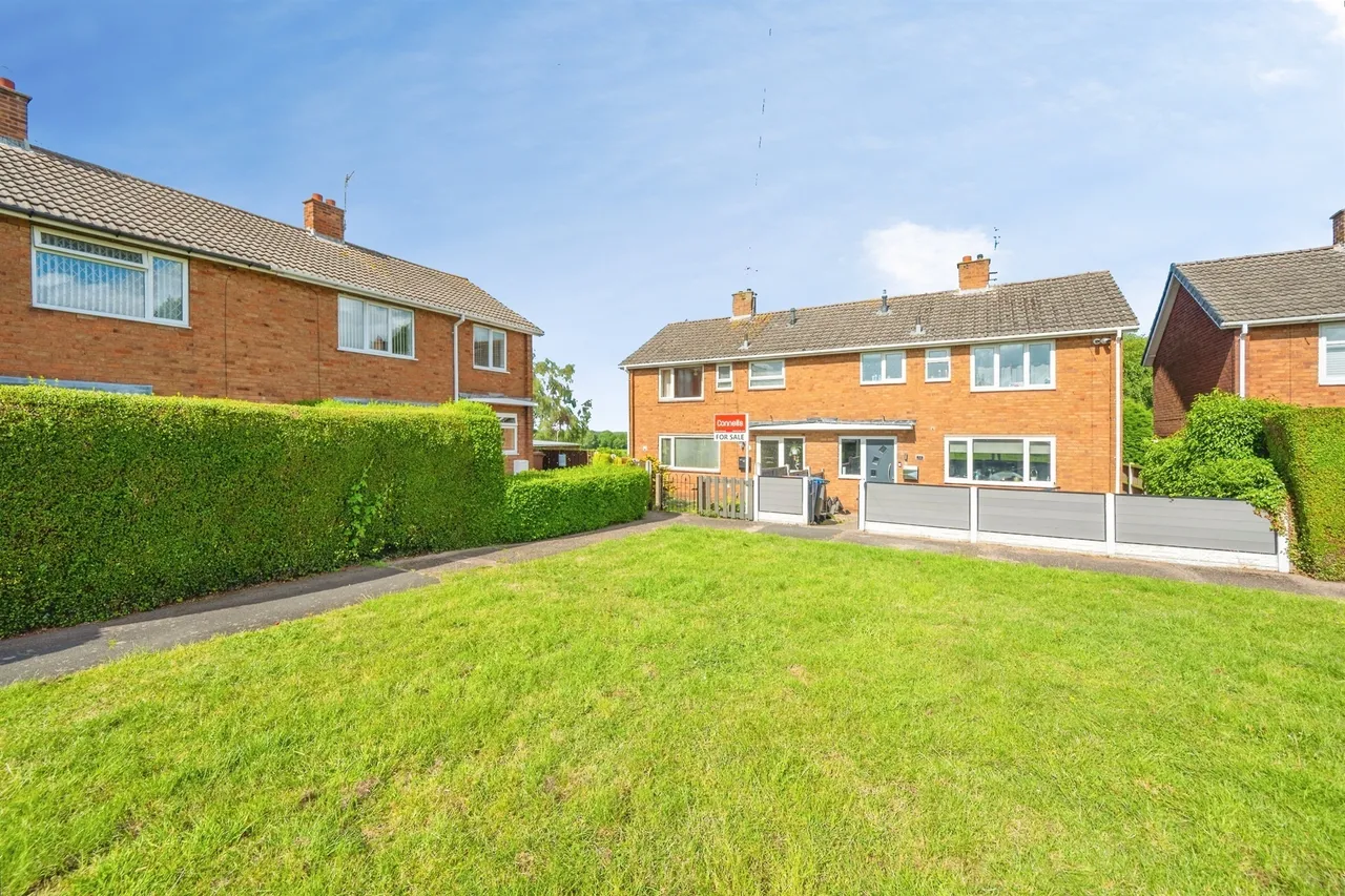 3 bed house for sale — Harvey Road, Rugeley
