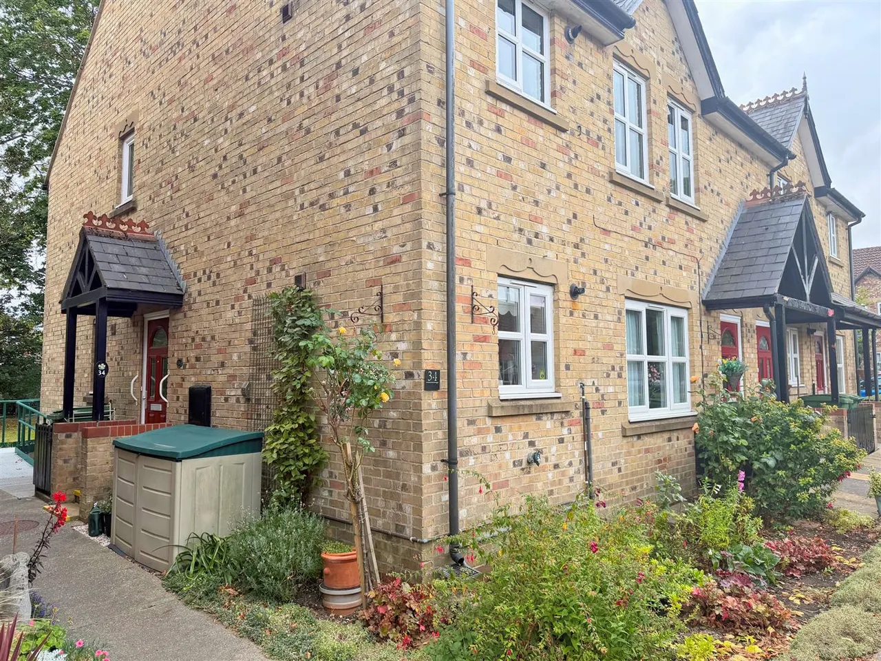 2 bed flat for sale — John Gray Court, Willerby, Hull