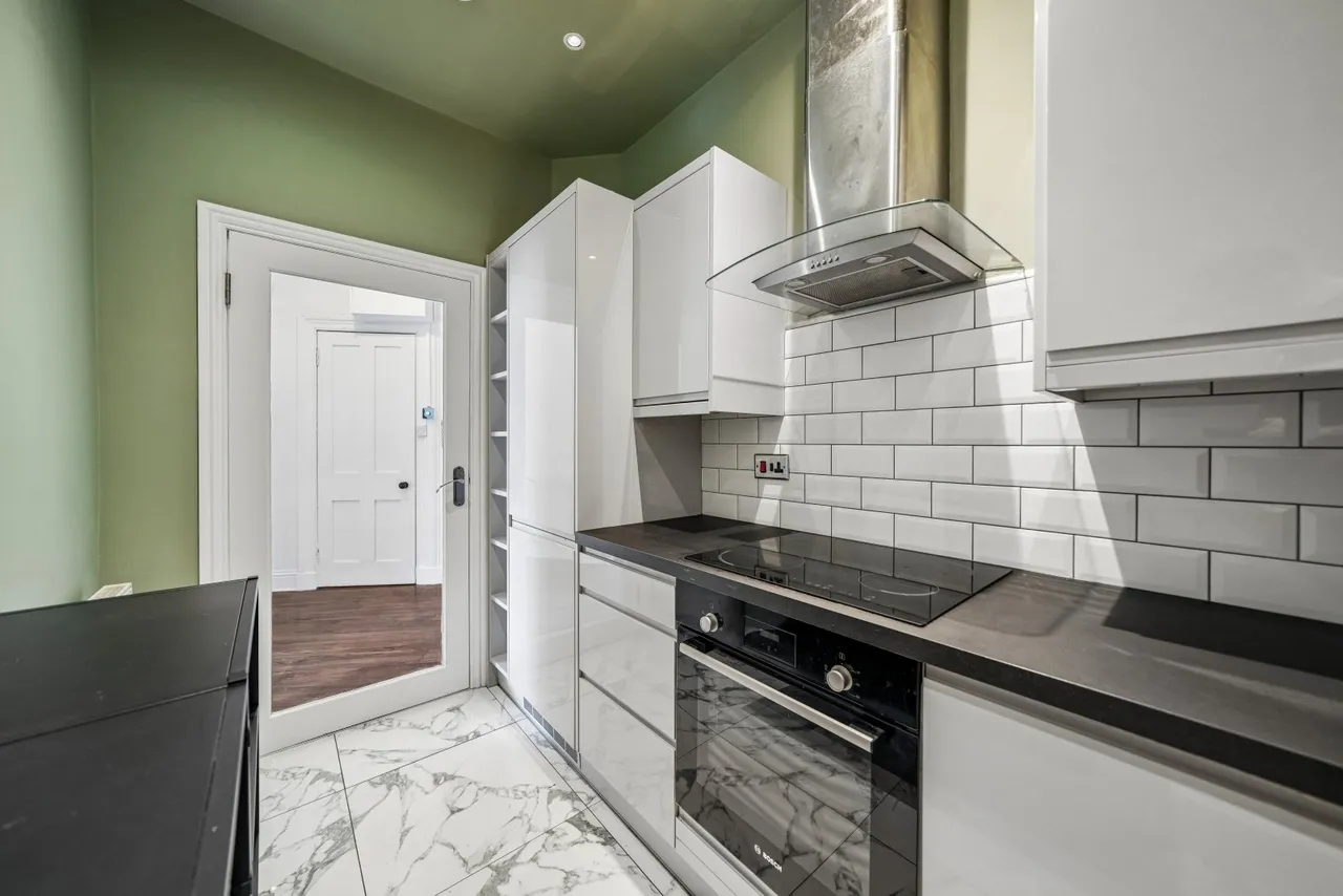 Busby Road, Clarkston, G76, photo 4