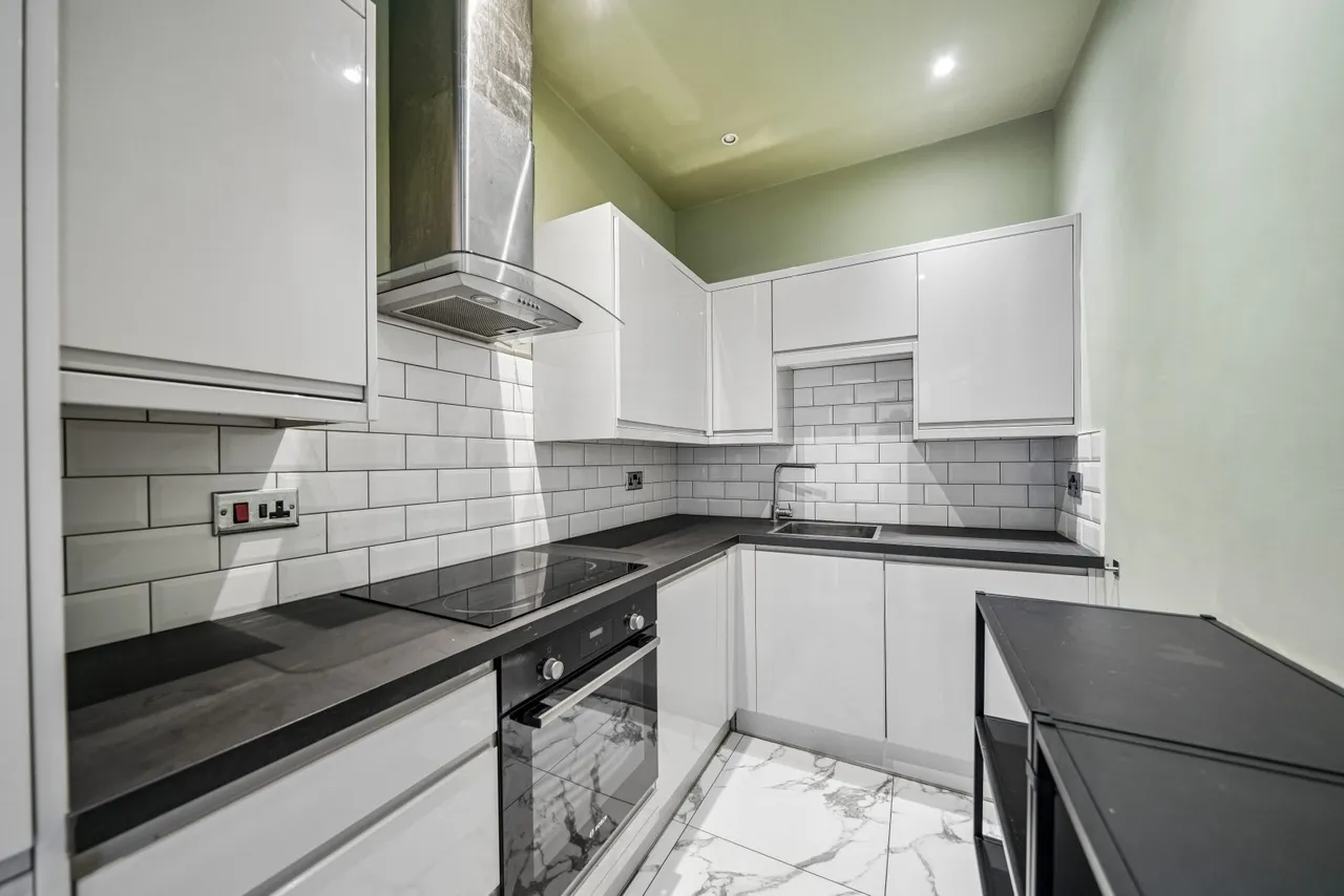 Busby Road, Clarkston, G76, photo 3