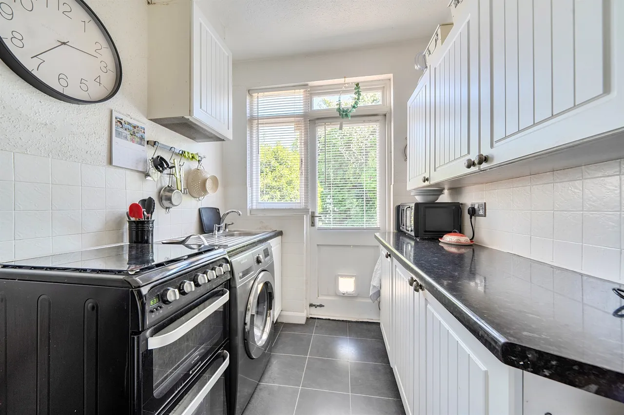 Willow Road, Enfield, photo 6