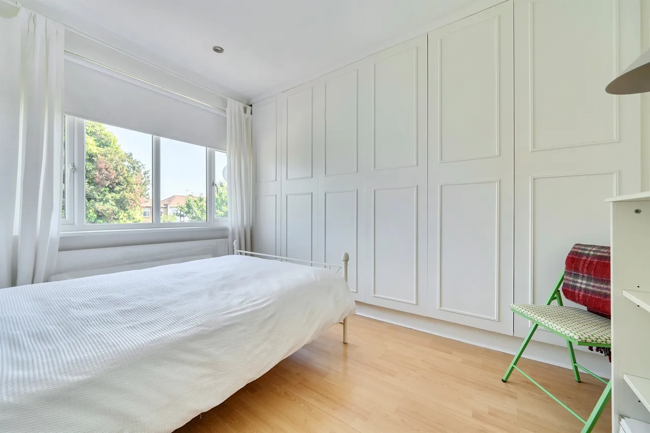 Willow Road, Enfield, photo 9