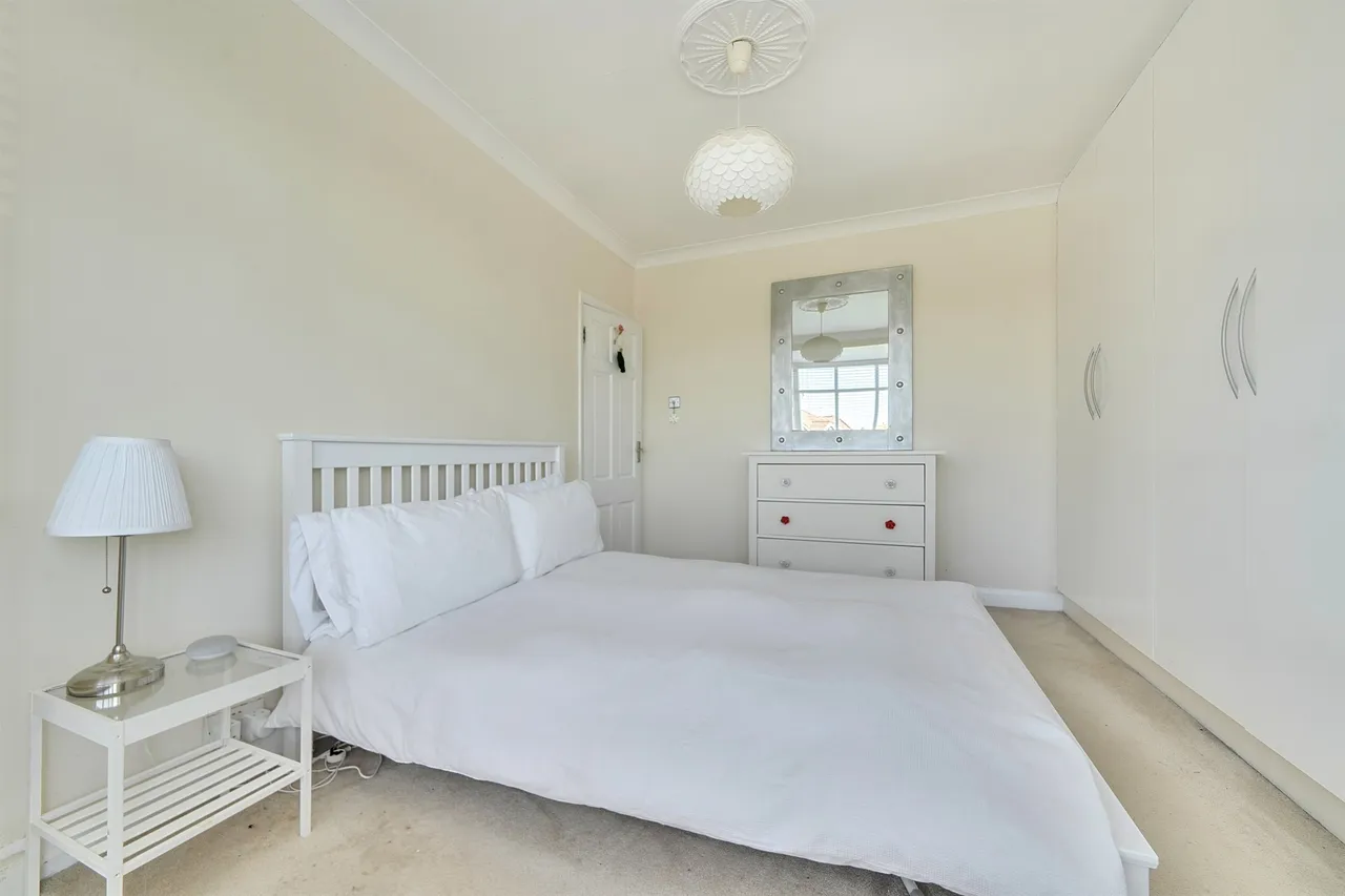 Willow Road, Enfield, photo 10