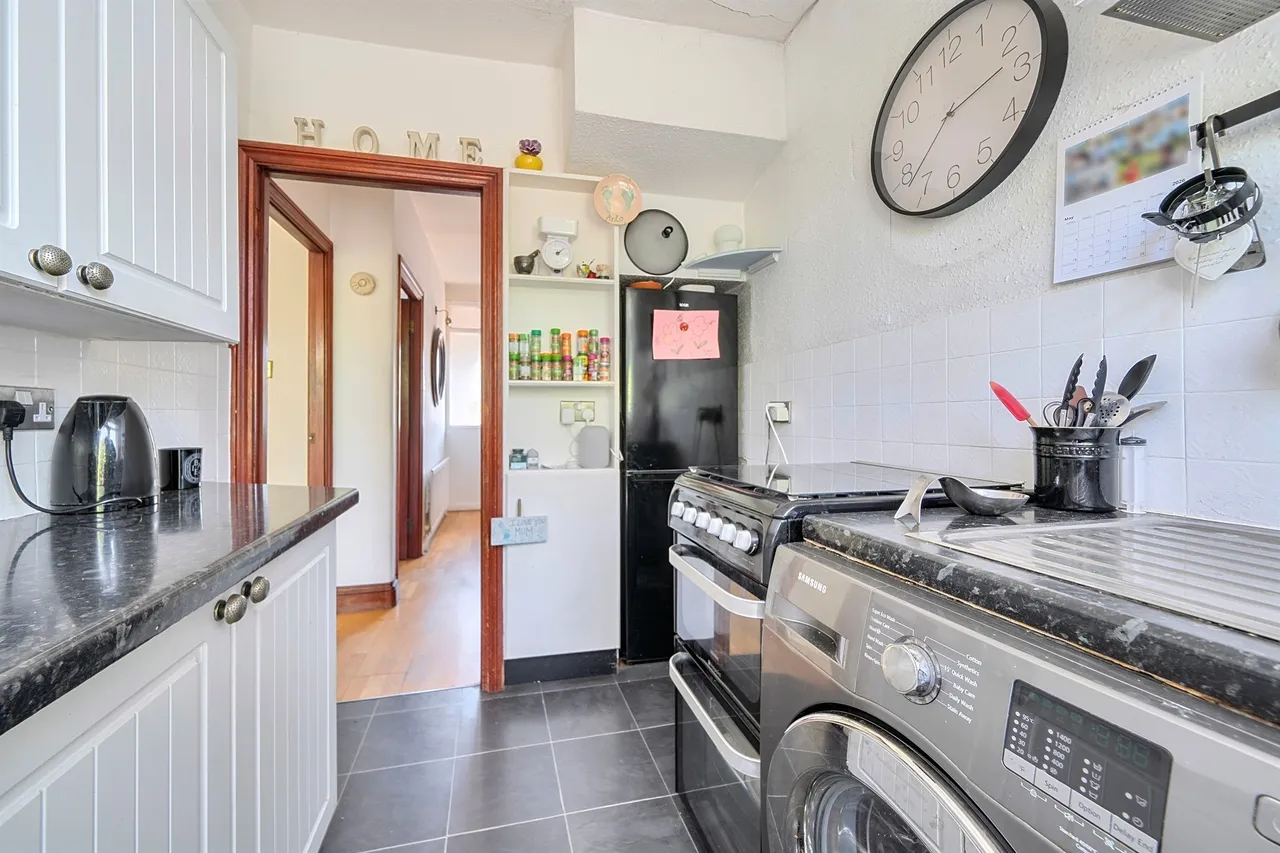Willow Road, Enfield, photo 7