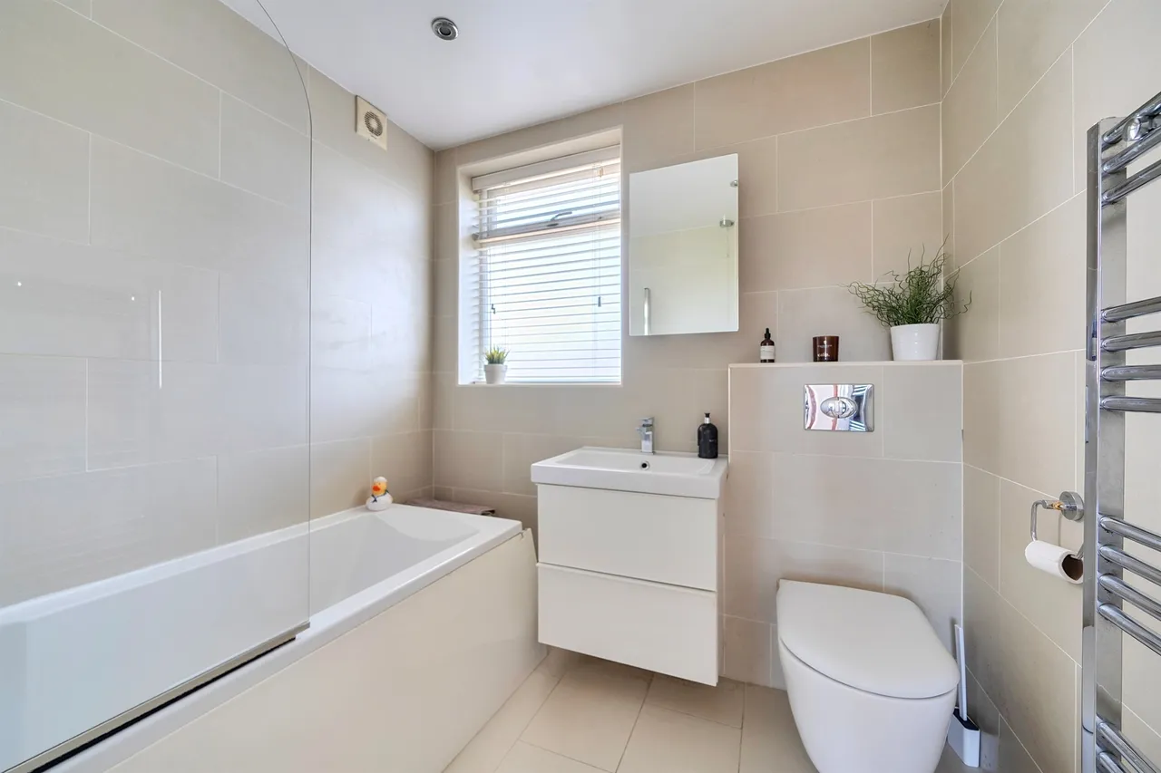 Willow Road, Enfield, photo 12