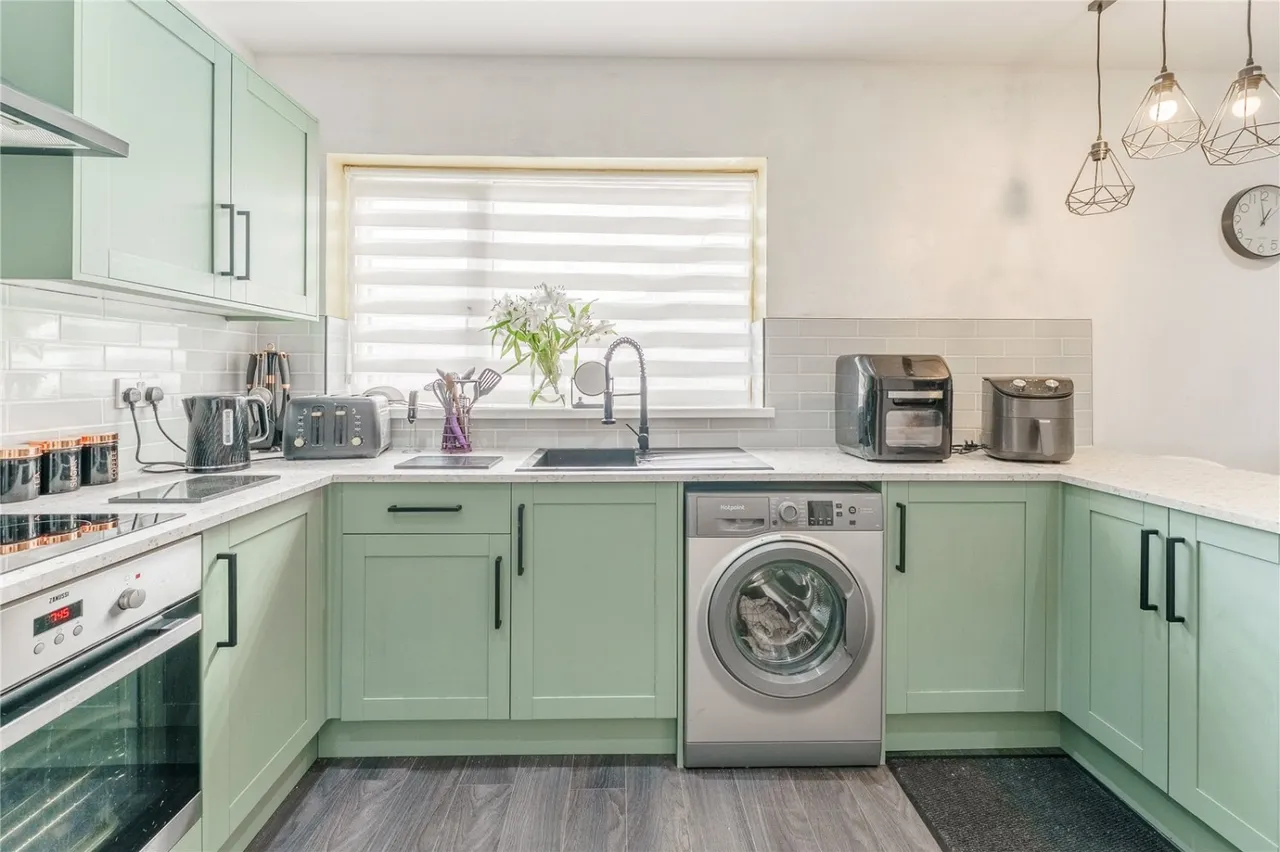 Ings Walk, South Kirkby, WF9, photo 9