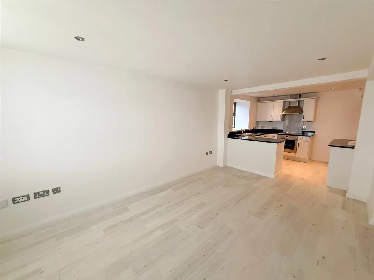 Canal Road, Riddlesden, BD20 5AG, photo 5