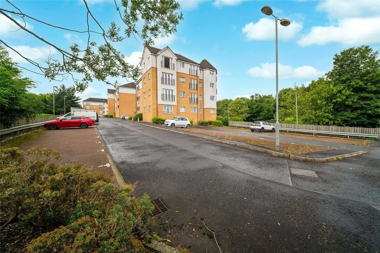 East Greenlees Gardens, Cambuslang, Lanarkshire, G72, photo 20