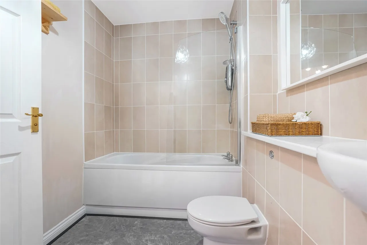 East Greenlees Gardens, Cambuslang, Lanarkshire, G72, photo 18