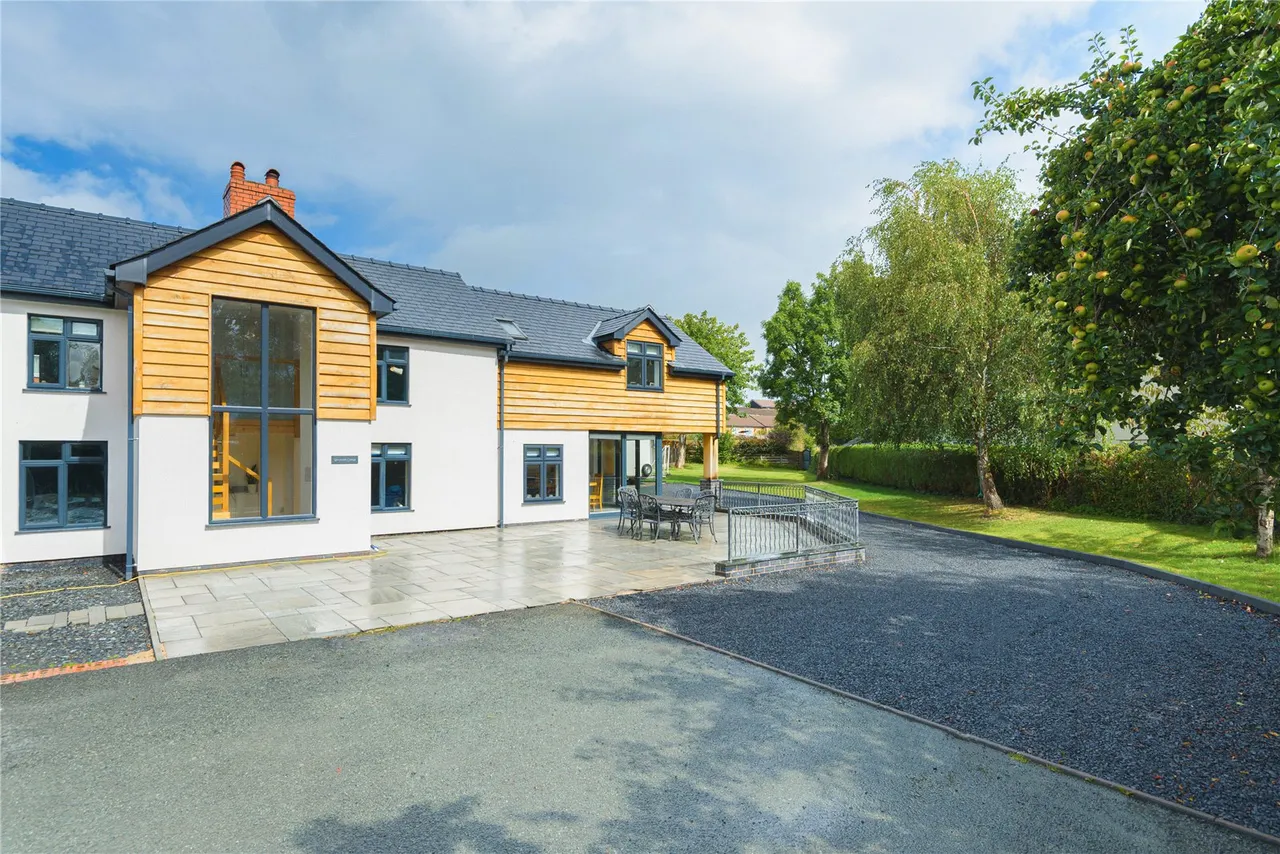 Manthrig Lane, Caersws, Powys, SY17 5EU, photo 35