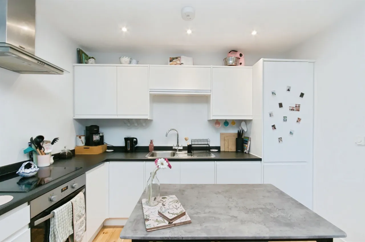 Boltro Road, Haywards Heath, RH16, photo 2