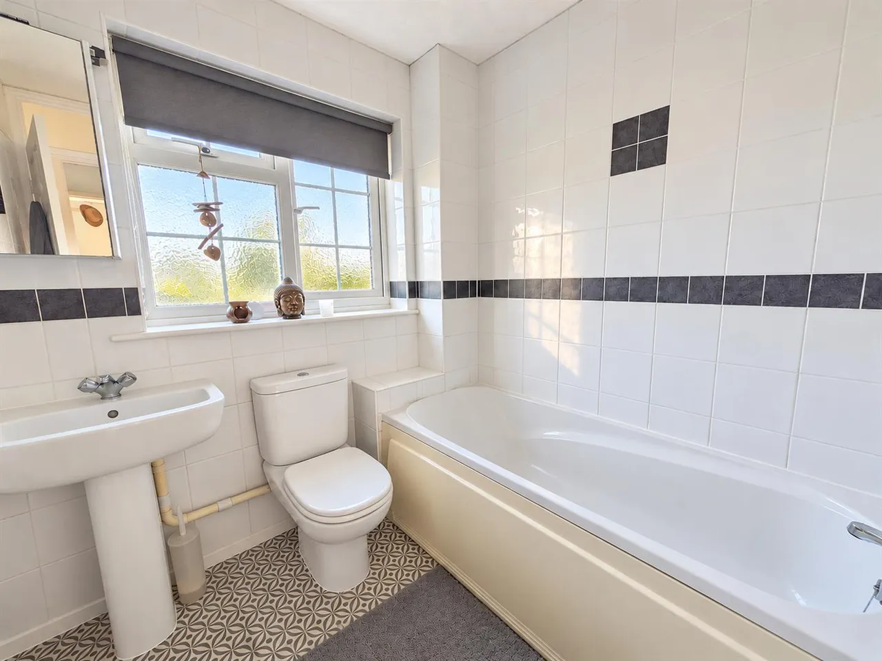 Larnach Close, Uckfield, TN22, photo 8