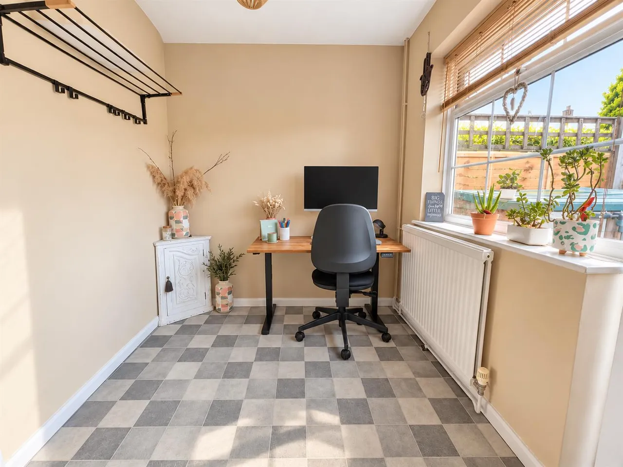Larnach Close, Uckfield, TN22, photo 6
