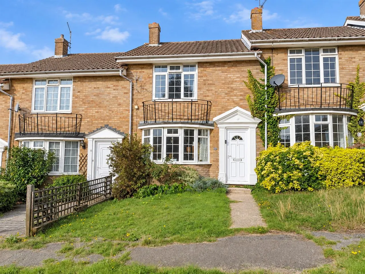 2 bed house for sale, Larnach Close, Uckfield, TN22