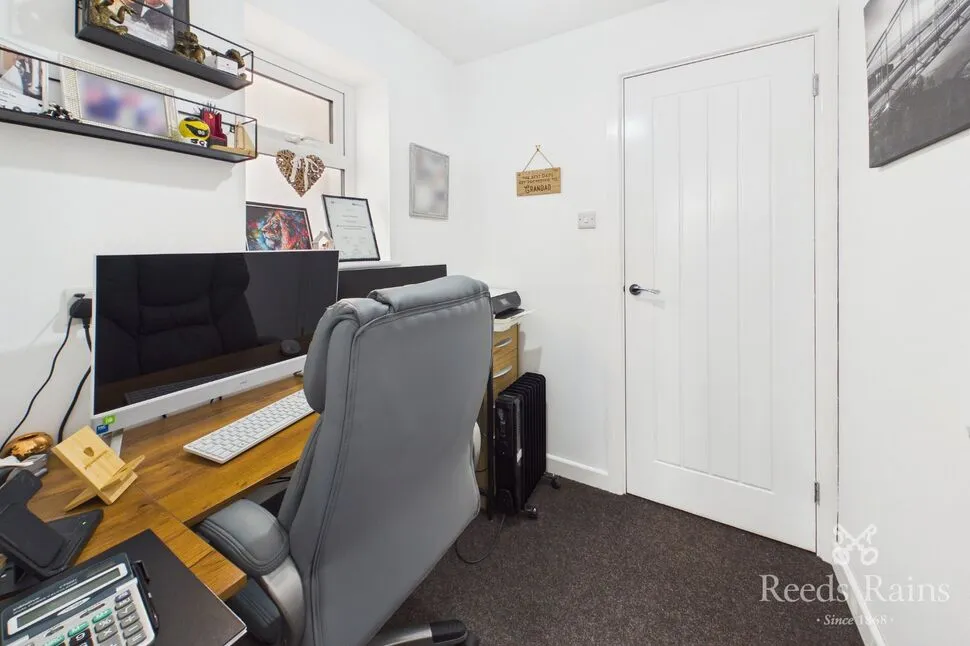 Lynton Walk, Rhyl, LL18, photo 12