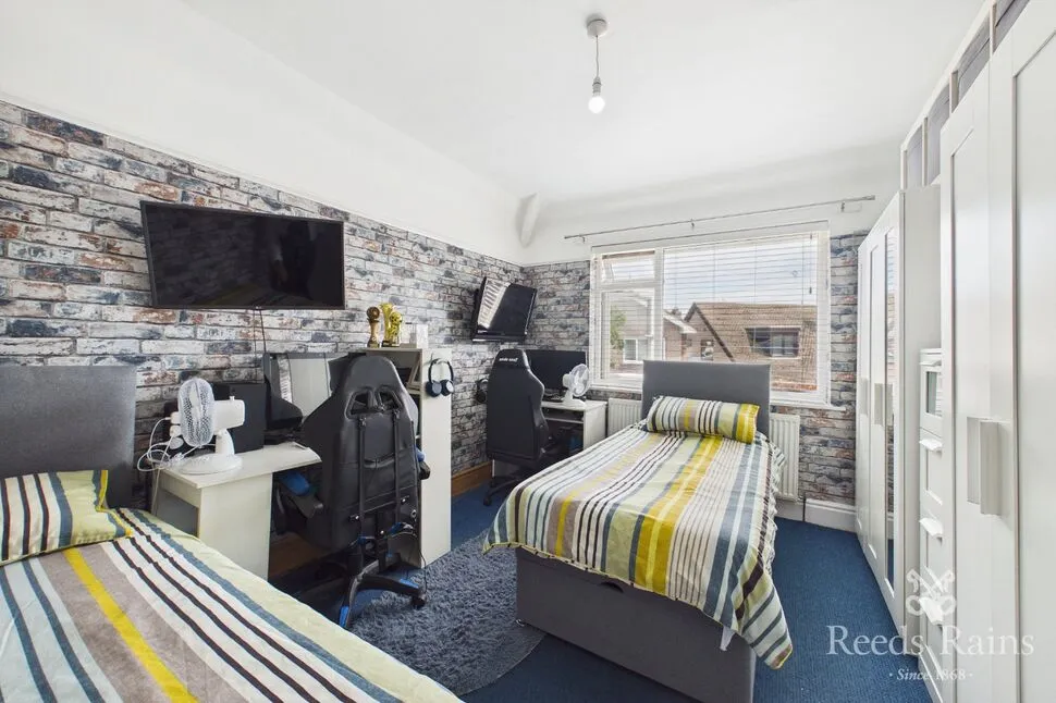 Lynton Walk, Rhyl, LL18, photo 7