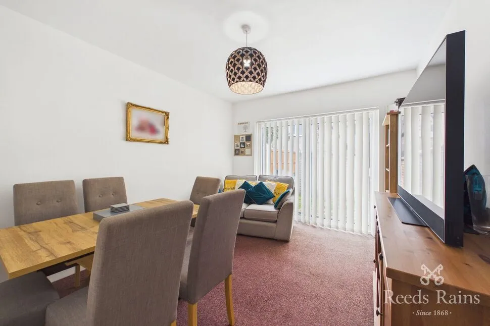Lynton Walk, Rhyl, LL18, photo 4