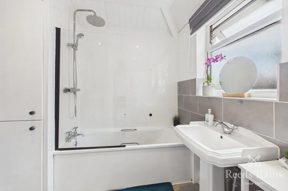 Lynton Walk, Rhyl, LL18, photo 8