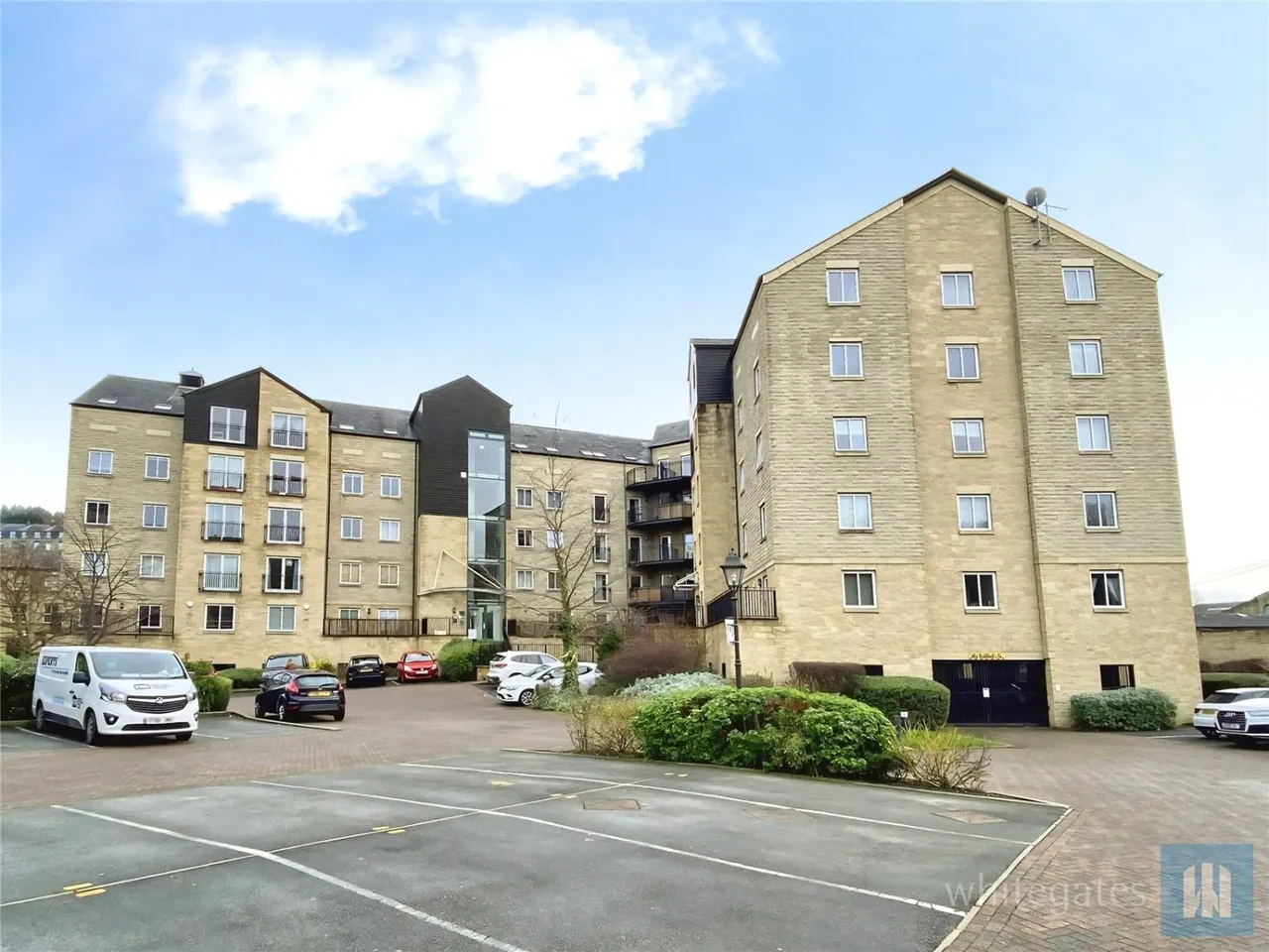 2 bed flat for sale, Textile Street, Dewsbury, WF13