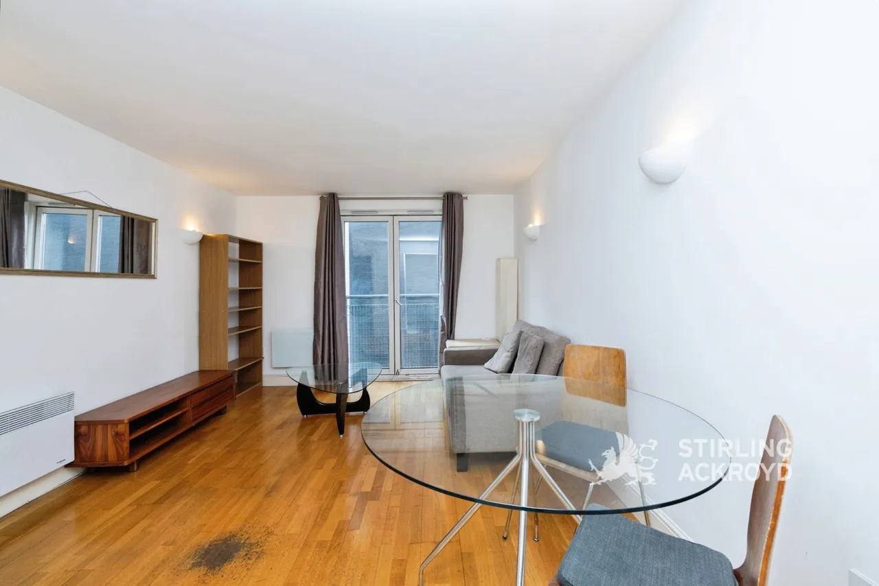 Plumbers Row, Aldgate, E1, photo 3