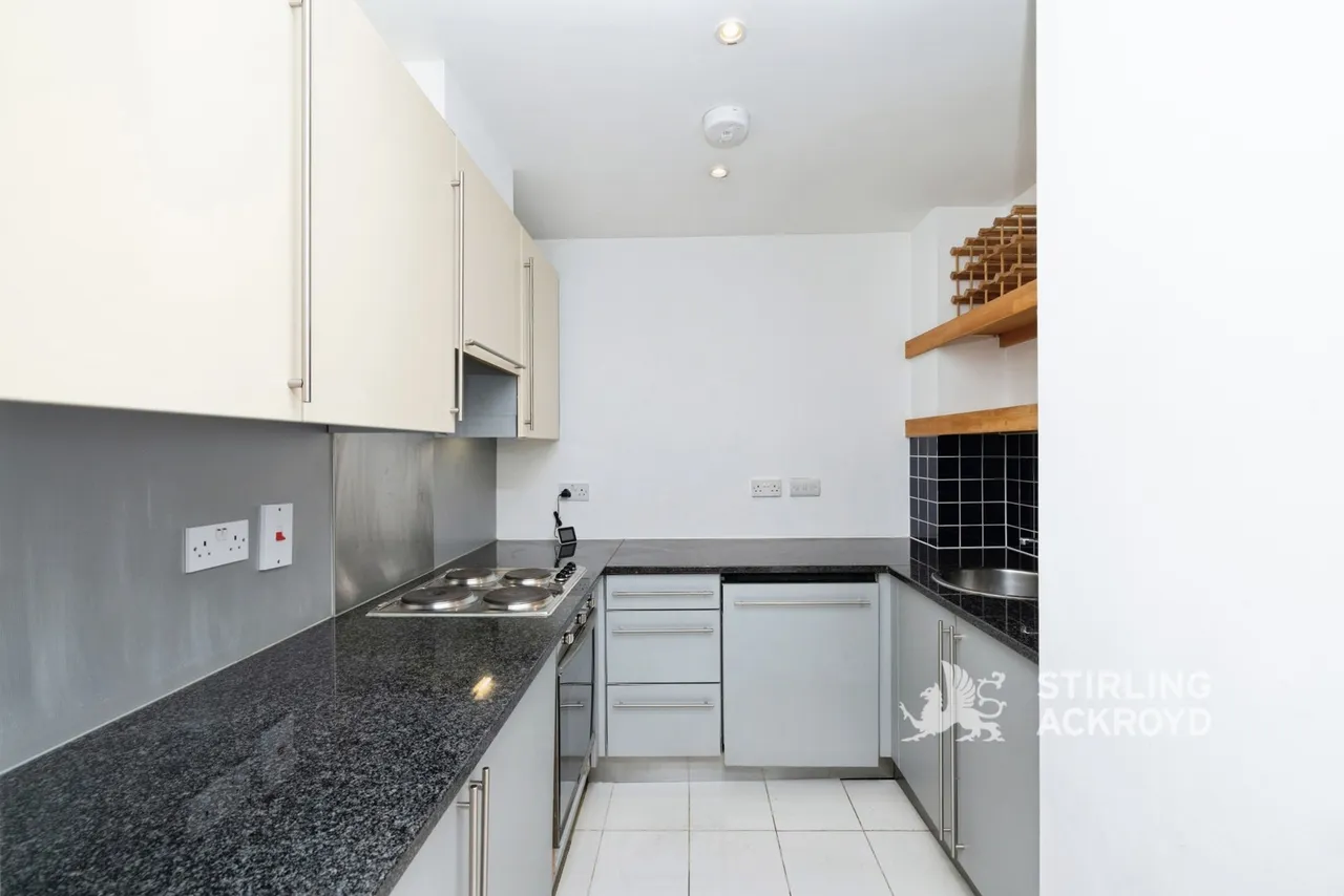 Plumbers Row, Aldgate, E1, photo 2