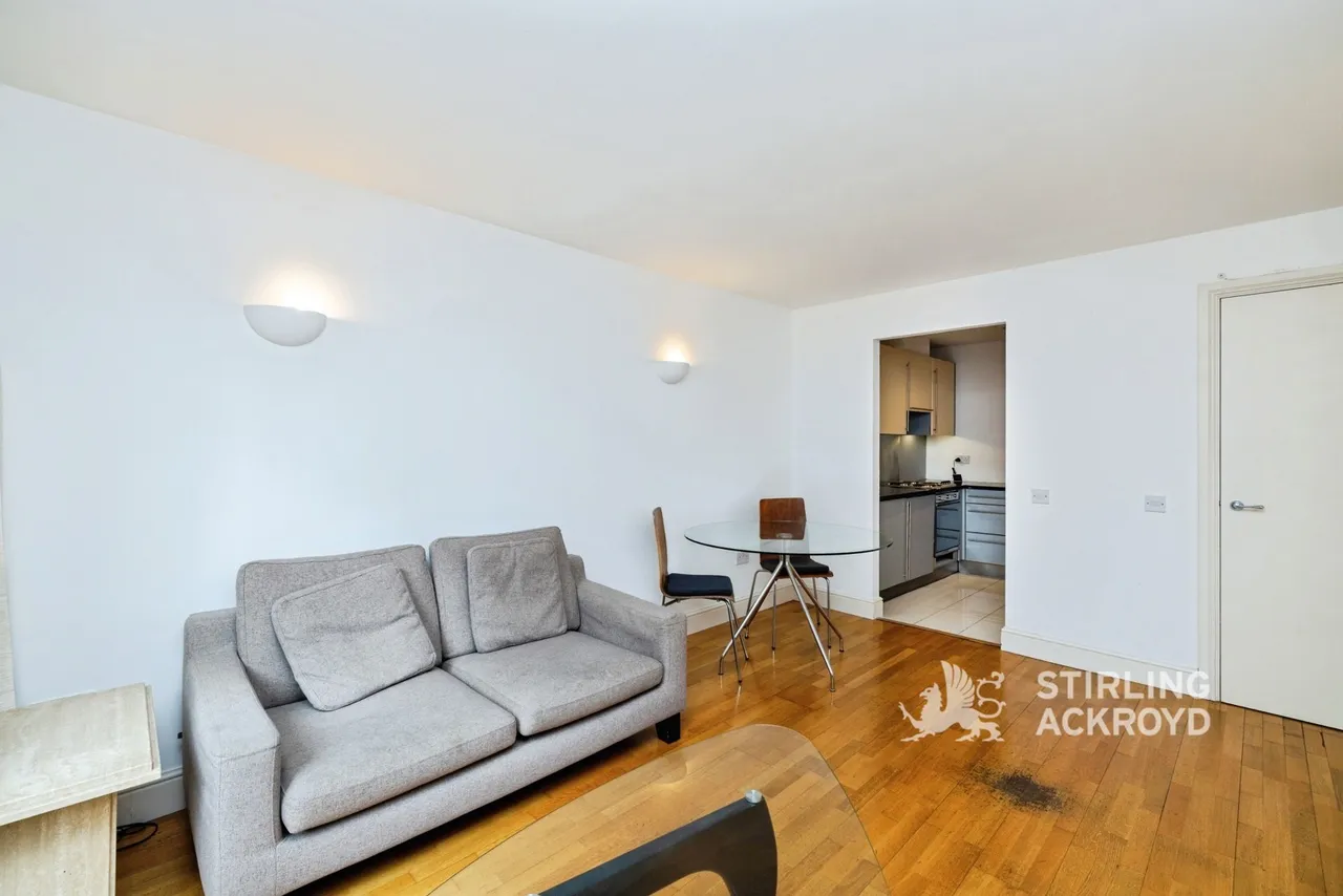 Plumbers Row, Aldgate, E1, photo 5