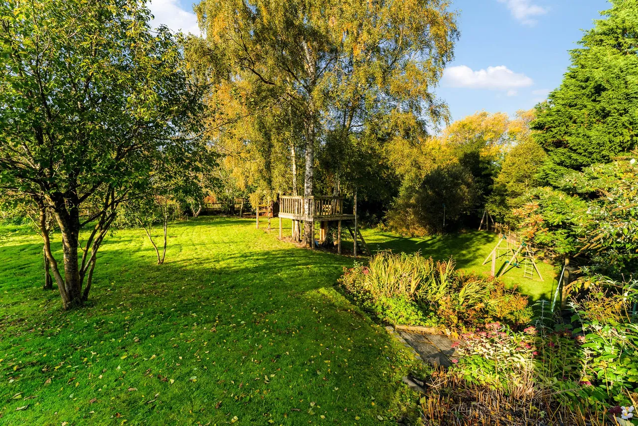 Adlington, Macclesfield, photo 42