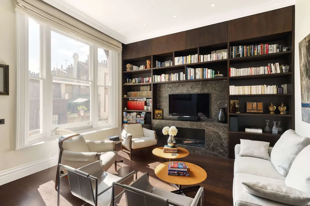 2 bed flat for sale, Draycott Place, London, SW3