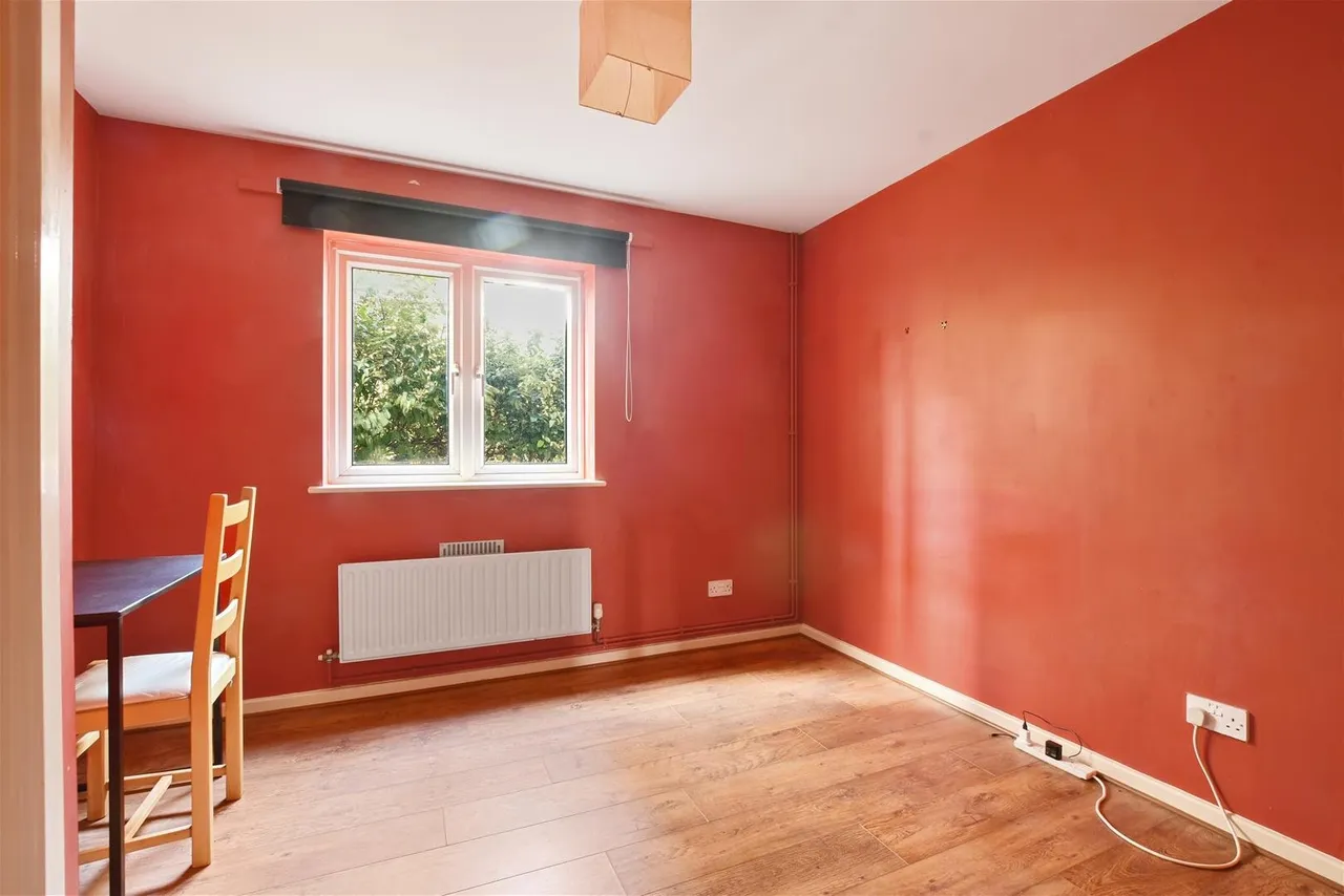 Lorne Close, London, photo 9