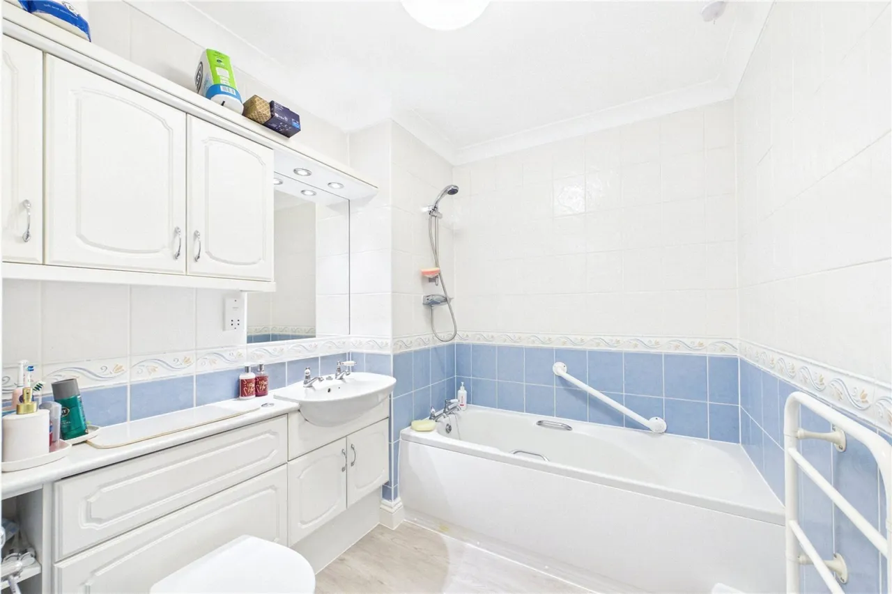 Bath Road, Calcot, RG31, photo 8