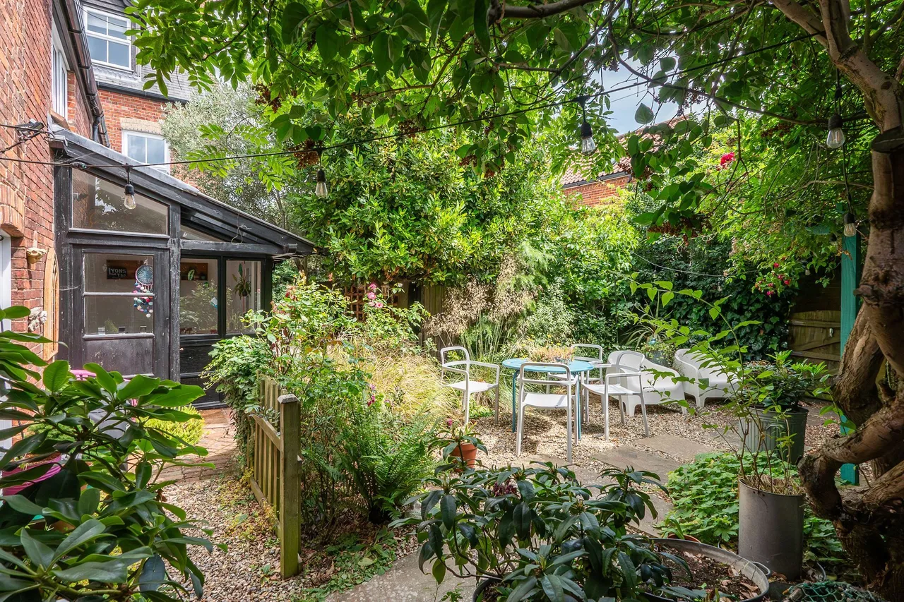 Magnificent Victorian Home with Two B, photo 30