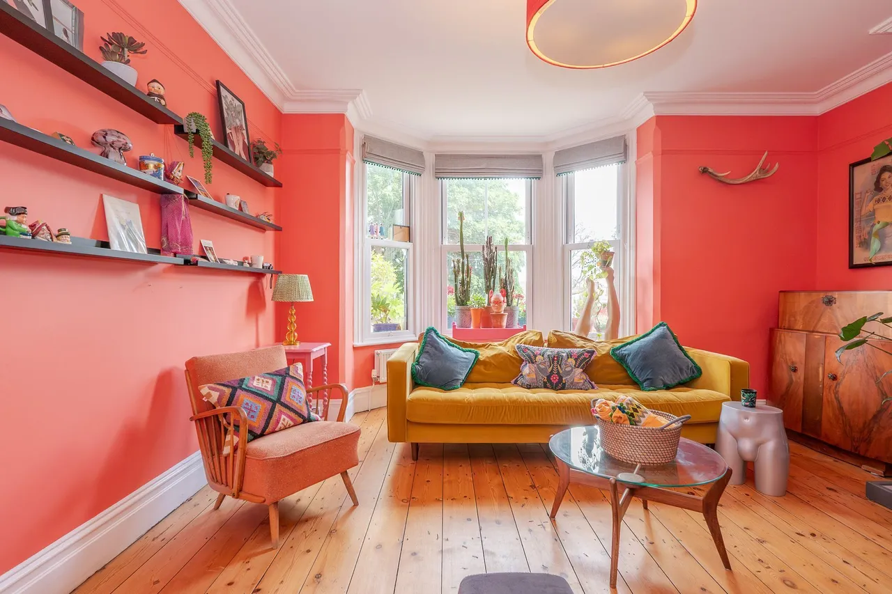 Magnificent Victorian Home with Two B, photo 10
