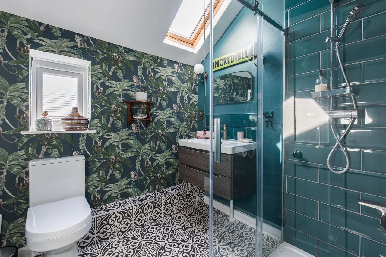 Magnificent Victorian Home with Two B, photo 23